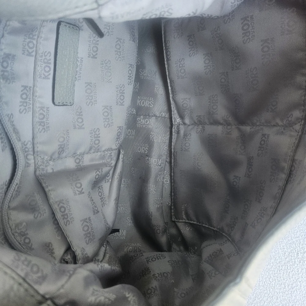 Michael Kors Fulton Large Hobo Shoulder Bag Pearl Grey Pebbled Leather